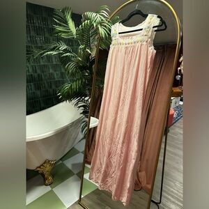 Pink Sleeveless Maxi Dress with Floral Embroidery